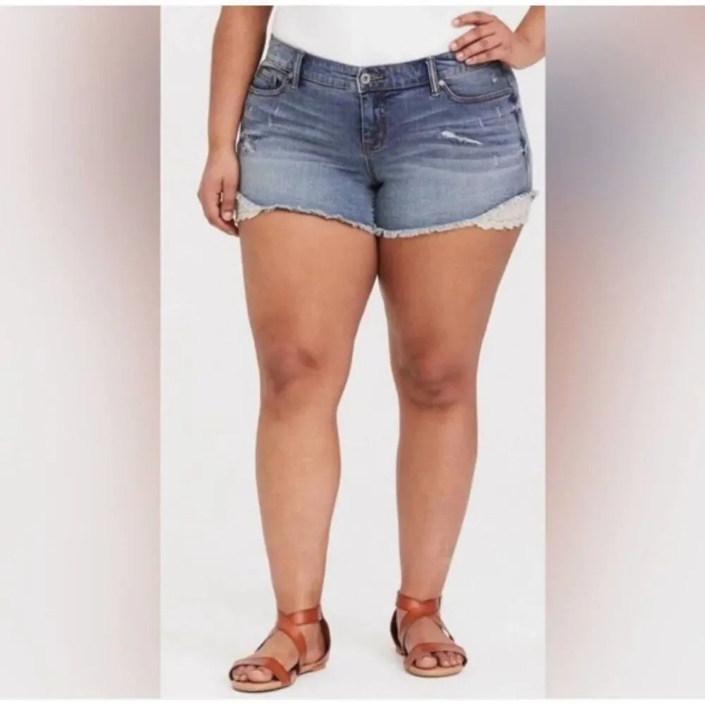 Torrid 3.5" Wasted Day Fray Hem & Bead Lace Denim Shorts Sz 22 Distressed